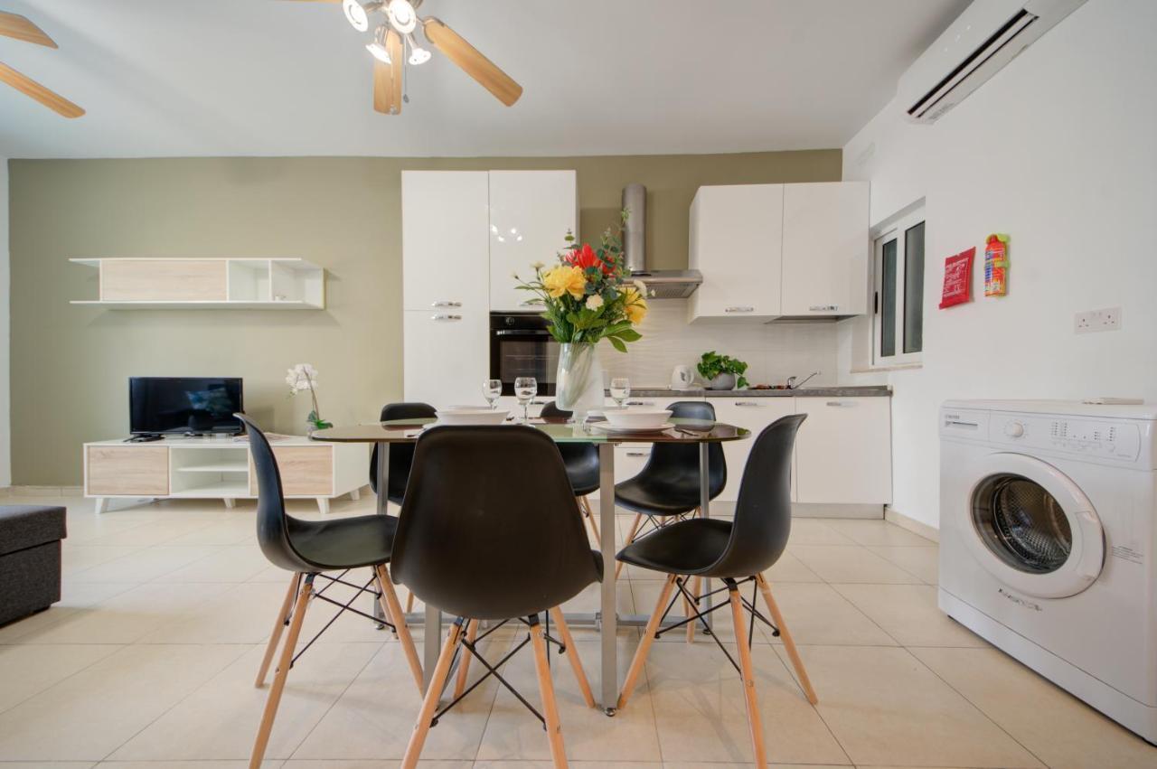 Azure Haven - Gzira Apartments And Penthouse By Shortletsmalta Extérieur photo
