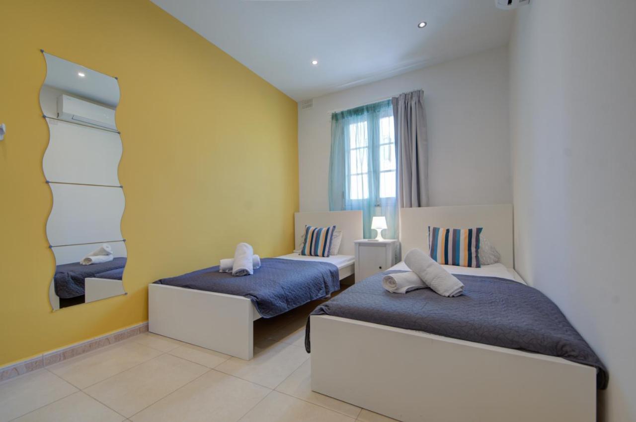 Azure Haven - Gzira Apartments And Penthouse By Shortletsmalta Extérieur photo