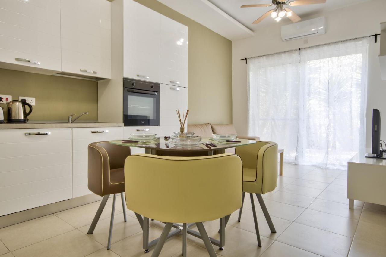 Azure Haven - Gzira Apartments And Penthouse By Shortletsmalta Extérieur photo
