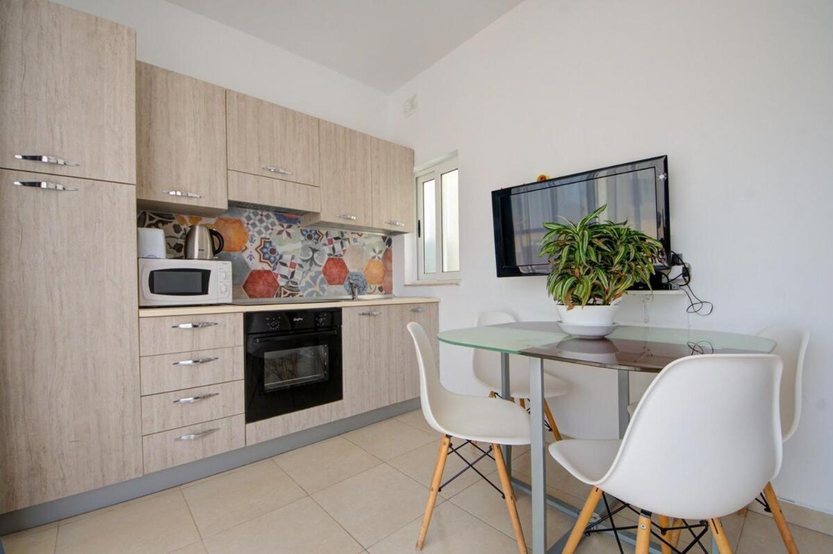 Azure Haven - Gzira Apartments And Penthouse By Shortletsmalta Chambre photo