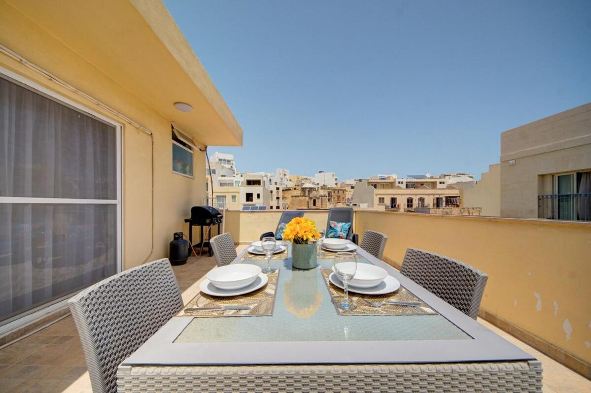 Azure Haven - Gzira Apartments And Penthouse By Shortletsmalta Chambre photo